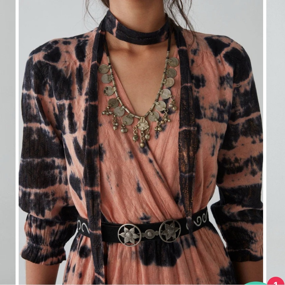 Tie-Dye Long Sleeve Maxi Dress in Blush and Black - Picture 3 of 10